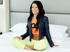 Stor røv, Stor pik, Pik sutte, Brunette, Hundestilling, Naturlige bryster, Teenager, Bryster