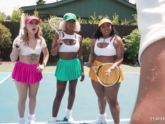 Stor stjärt, Stor kuk, Stora tuttar, Avsugning, Doggystyle, Orgie, Utomhus