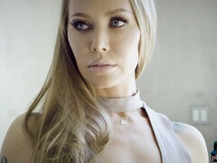 MILF Nicole Aniston sensual striptease