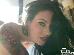 Velký zadek, Velké péro, Velké kozy, Kuřba, Brunetka, Honění, Výprask, Masturbace