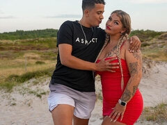 Strand, Hatalmas hátsó, Tekintélyes didik, Szőke, Cumizás, Döci, Kutya póz, Szabadban