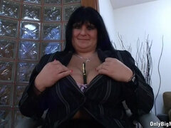Brunett, Bystig, Knubbig, Cougar, Kvinna, Enorm, Milf, Leksaker