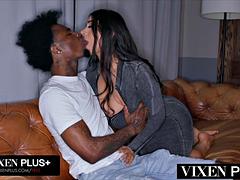 미인, 큰 음경, 흑인, 오랄섹스, 흑갈색 머리, 다른 인종간의, 타는, 젖가슴