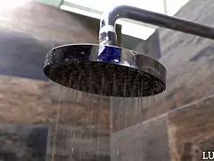 Stor kukk, Kukk suging, Ansiktssperm, Onani, Skrikende, Dusj, Tynn, Tenåring