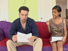 18, Stor stjärt, Stor kuk, Stora tuttar, Avsugning, Brunett, Doggystyle, Ebenholts