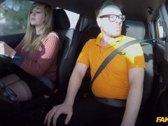 Tetas grandes, Mamada, Coche, Estilo perrito, Penetracion con dedos, Pajear, Pov, Coño