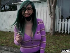 Μεγάλα βυζιά, Ηδ, Υπηρέτρια, Τατουάζ