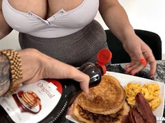 Velika rit, Rjavolaska, Doggystyle, Fetiš, Food, Dekle drka tiča, Prvoosebno snemanje seksa, Tetovaže