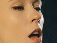 Blondynka, Erotyczny, Węgierski, Drobna, Palenie, Solo, Tatuaż, Cycki