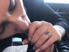 Amateur, Mamada, Coche, Pareja, Corridas, Corridas faciales, Pov