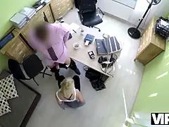 Ζευγάρι, Τσέχα, Ηδ, Λεφτά, Έφηβος