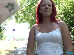 Čierne, Péro, Európskej, Na verejnosti, Krátke vlasy, Tetovanie