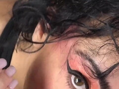 Avsugning, Brunett, Klädd kvinna naken man, Par, Sperma i munnen, Milf, Liten och nätt, Pov