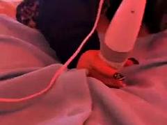 Cute Japanese babe shows how she do it