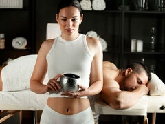 Velika rit, Fafanje, Rjavolaska, Dekle drka tiča, Masaža, Milf, Joške