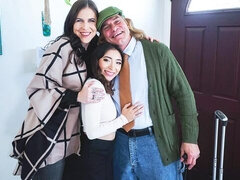 Veľký zadok, Veľké péro, Kuřba, Na psíka, 2 ženy 1 muž, Prirodzené prsia, Teenka, Kozičky