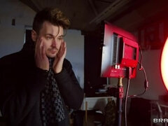 Cul, Brunette brune, Tir de sperme, Faciale, Talons, Embrassement, Léchez, Orgasme