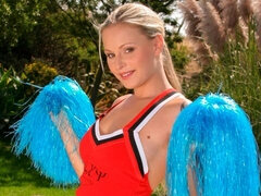 Monumentális dákó, Tekintélyes didik, Szőke, Pomponlány, Kutya póz, Szabadban, Vékony, Tini