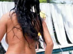 Gros seins, Sucer une bite, Brunette brune, Tir de sperme, Faciale, Femme au foyer, Fille latino, Mère que j'aimerais baiser