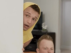 Tyttö, Isot tissit, Blondi, Suihinotto, Käsihoito, Selkäsauna, Pillu, Kolmen kimppa