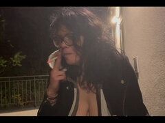 Amaterji, Rjavolaska, Očala, Milf, Kajenje, Solo