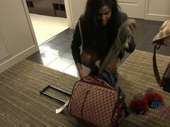 Your date is off to a great start with your chocolate honey