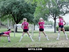 Duży tyłek, Obciąganie, Kutas, Styl na pieska, Twarzowy, Hardcore, Naturalny, Orgia