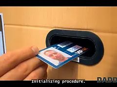 Gesztenyebarna, Apu, Nagylány, Nyilvános wc fülkék falában lévő lyuk, Hd, Természetes mellek, Leborotvált, Meglepetés