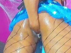 Velika rit, Dildo, Fisting, Latinka, Solo, Squirting, Dokolenke, Spletna kamera