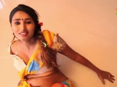 Asiater, Tante, Stor rumpe, Inder, Sexy undertøy, Moden, Milf, Nylon