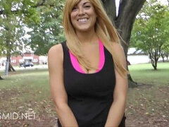 Chica, Tetas grandes, Rubia, Tetona, Maduro, Al aire libre, Solo