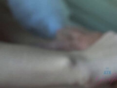 Dollish Bella Rose at foot job action