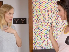 デカ尻, キス, レズビアン, オナニー, オマンコ, 剃毛, ティーン, オッパイの