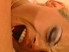 Anal, Pauzão, Peitos grandes, Jato de porra, Alemãoã, Saltos, Xoxota