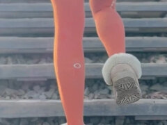 18 años, Hembra, Masturbación, Al aire libre, Coño, Falda, Solo, Medias largas