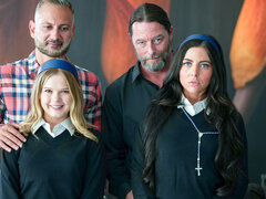 18 let, Blondýna, Kuřba, Brunetka, Čtveřice, Skupina, Líbání, Teenka