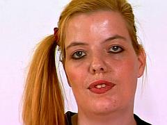 Duenne red -haired hairy Sandra for the first time in front of the camera