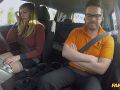 Isot tissit, Suihinotto, Auto, Sormetus, Käsihoito, Ulkona, Näkökulma pov, Pillu