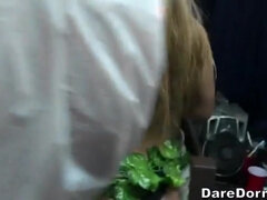 Ερασιτέχνης, Υπνοδωμάτιο, Μελαχροινή, Κολλέγιο, Στο πρόσωπο, Λατίνα, Πάρτυ, Κοκκινομάλα