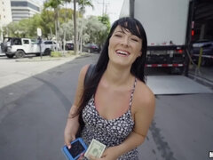 Américain, Cul, Gros cul, Grosse bite, Brunette brune, Hard, Pov, Public