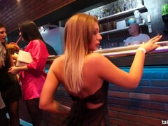 Habillées, Embrassement, Léchez, Orgie, Fête, Actrice du porno, Satin, Mouillée