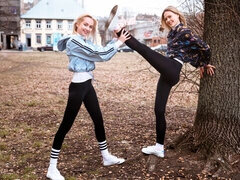 Soverom, Store pupper, Kyssing, Lesbisk, Slikking, Onani, Barbert, Stripping