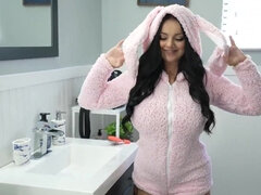 Velika rit, Velik kurac, Velike joške, Rjavolaska, Rogonosec, Svingerji, Najstnice, Joške