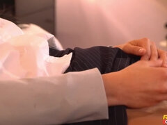 Kuřba, Brunetka, Prsatá, Dávení penisem, Hardcore, Hotel, Jezdectví