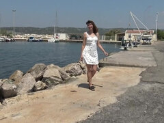 Amateur, Nana, Sucer une bite, Poilue, Public, Adolescente