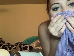 Brunette, Give finger, Gaping, Mor jeg gerne vil kneppe, Naturlige bryster, Solo, Bryster, Web kamera