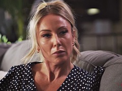 Lieveling, Grote mammen, Blond, Lesbisch, Rijpe lesbienne, Moeder die ik wil neuken, Stiefmoeder, Tieten likken