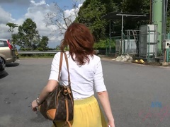 Leie, Blasen, Braunhaarige, Freundin, Behaart, Muschi, Rock, Titten