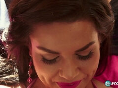 큰 가슴, 오랄섹스, 흑갈색 머리, 힐, 자연의 가슴, 야외의, 보지, 삼키다