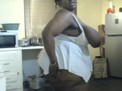 Africain, Amateur, Belle grosse femme bgf, Noire, Rondelette, Lactation, Solo, Nénés